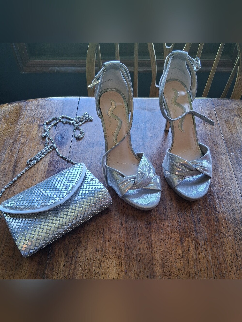 Silver Heels Size 6 Metallic Purse Included